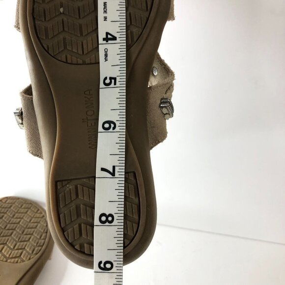 Minnetonka Women Sliver Beaded Tan Leather Sling Back Sandals Size 5W - Picture 11 of 12